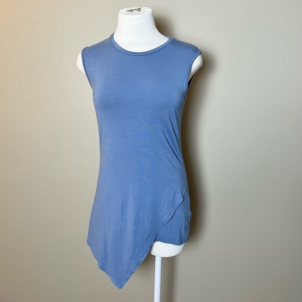 HARVE Benard Asymmetrical Length Sleeveless Top - Picture 3 of 7